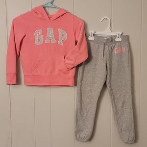 Gap matching sweats size 6-7